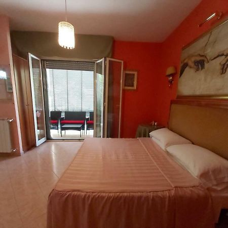 Suites Oliveri Viale Marconi Рим Екстериор снимка