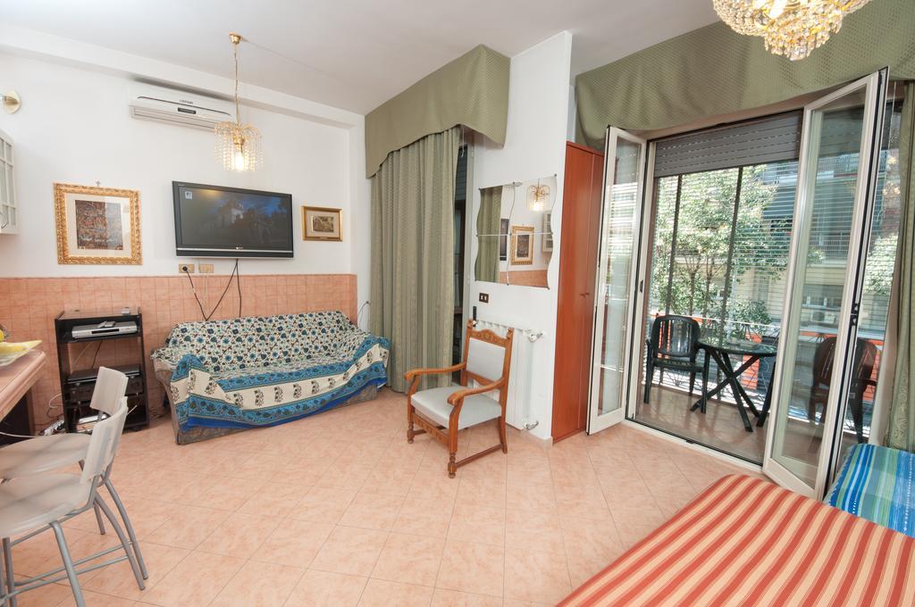 Suites Oliveri Viale Marconi Рим Екстериор снимка