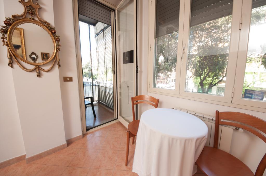 Suites Oliveri Viale Marconi Рим Екстериор снимка