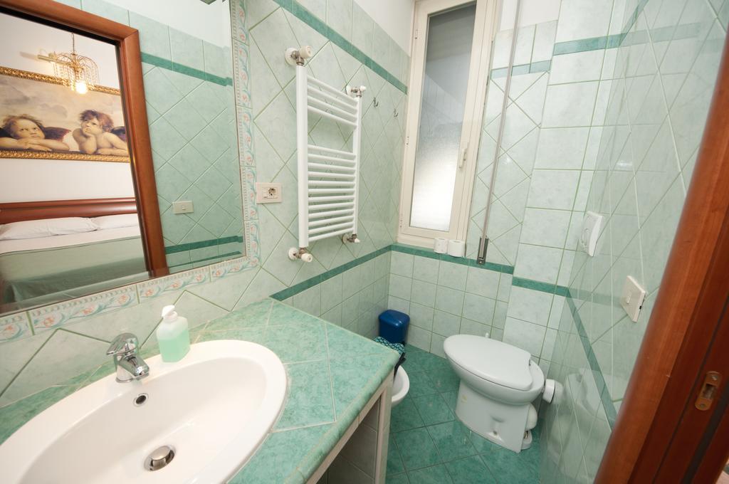 Suites Oliveri Viale Marconi Рим Екстериор снимка