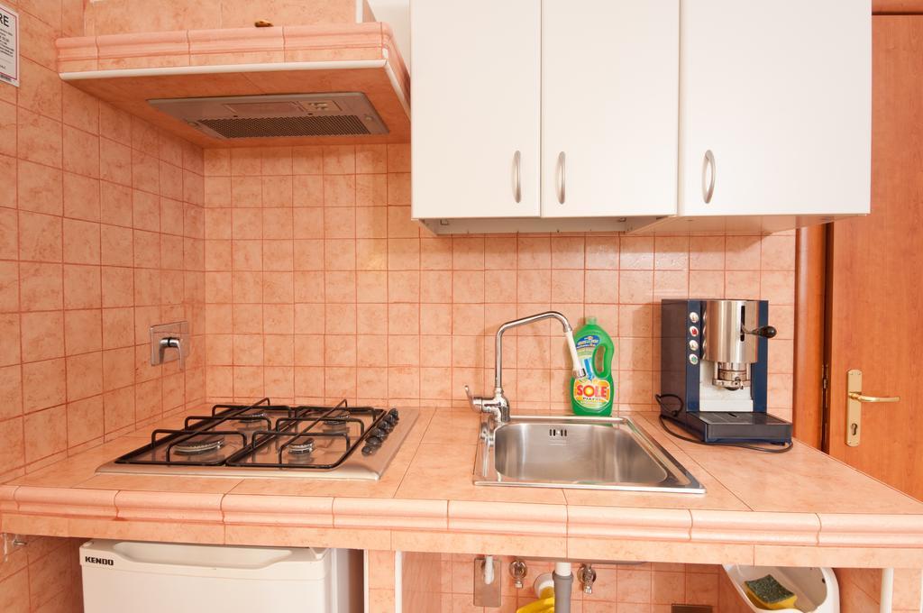 Suites Oliveri Viale Marconi Рим Екстериор снимка